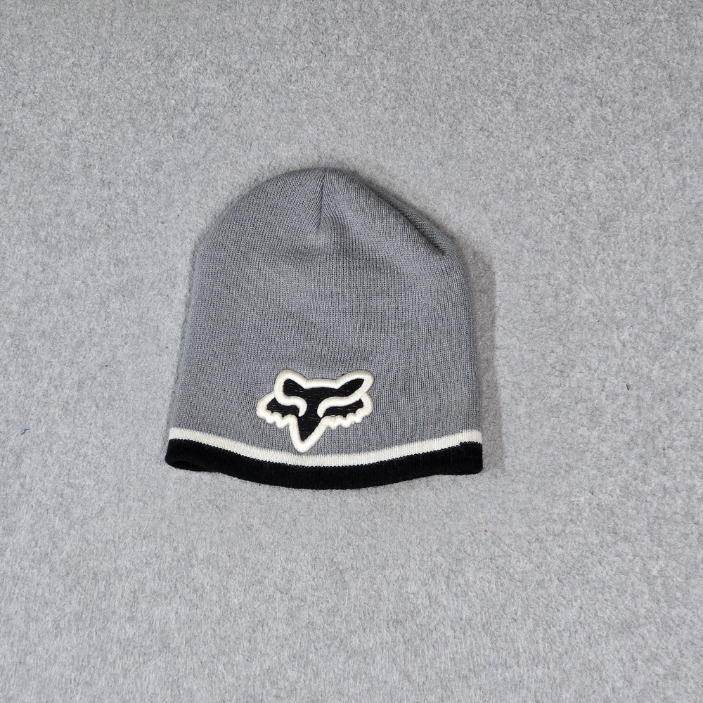 Fox Men Beanie ONE SIZE Gray Fox Head Raise Embroidered Logo Pullover Knit